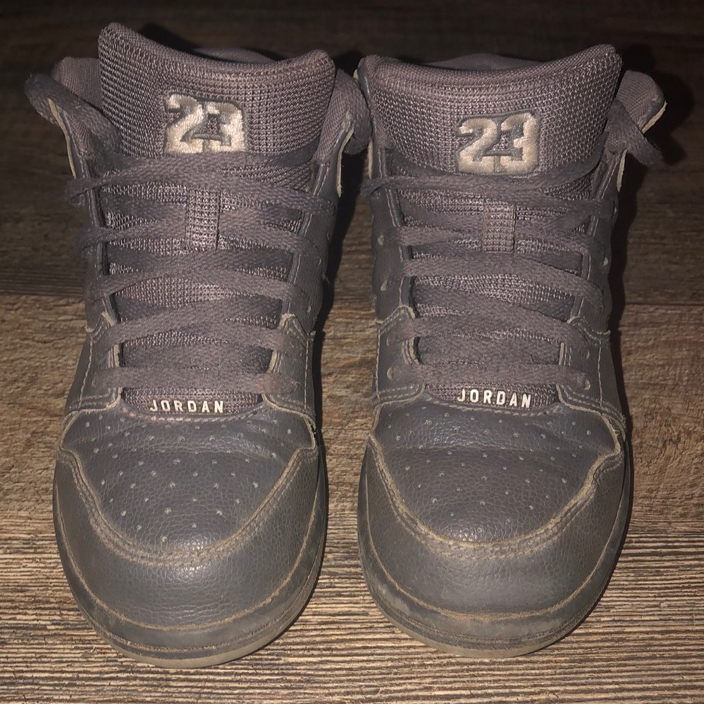 Jordan’s- free with $20 purchase😍